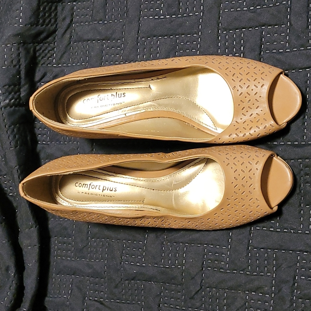 Comfort plus tan plateform heels